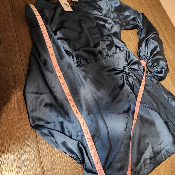 Petal & Pup Opal Tie Waist Long Sleeve Satin Minidress NWT Blue Size 4 - Picture 5 of 13